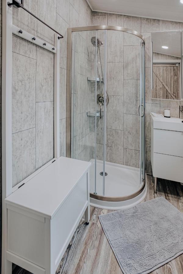 Painted Post Modern & Cozy Stand-Alone Apartment - Perfect Stay מראה חיצוני תמונה