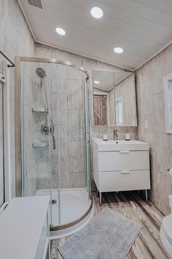 Painted Post Modern & Cozy Stand-Alone Apartment - Perfect Stay מראה חיצוני תמונה