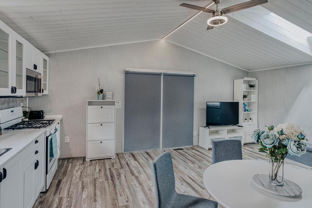 Painted Post Modern & Cozy Stand-Alone Apartment - Perfect Stay מראה חיצוני תמונה